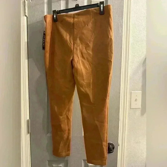 NYCC Women’s Medium Faux Suede elastic waist pull on pants/leggings in brown - Picture 2 of 7